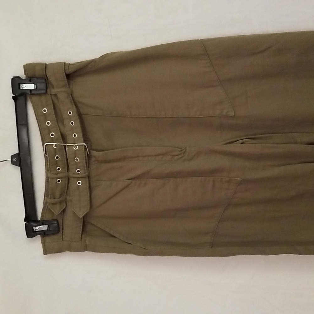 Pants - Picture 2 of 9